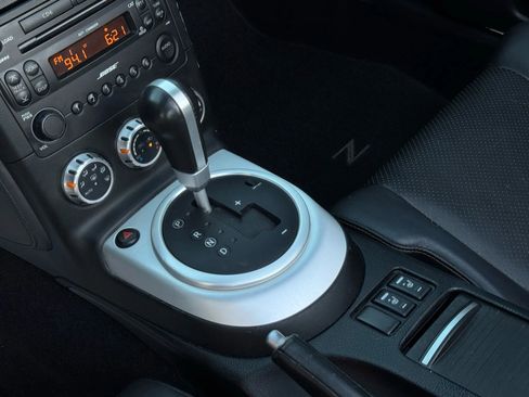 Used 2007 Nissan 350Z Touring RWD image 23