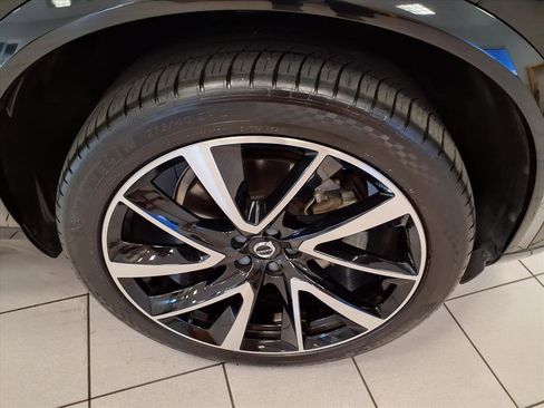 Used 2021 Volvo XC90 T6 Momentum w/ Climate Package image 8