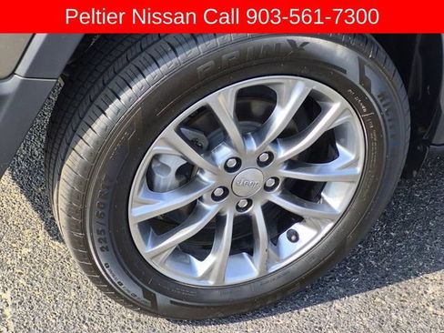 Used 2020 Jeep Cherokee Latitude Plus FWD image 7