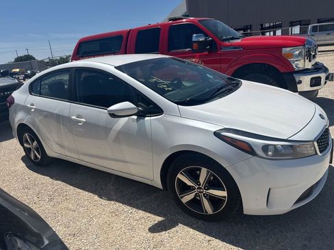 Used 2018 Kia Forte LX w/ LX Popular Package image 12