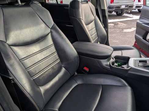 Used 2020 Toyota RAV4 XLE Premium image 23