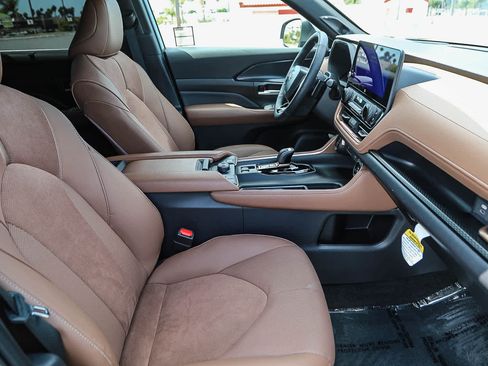 Certified 2026 Toyota Grand Highlander AWD Hybrid image 17