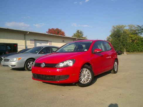 Used 2013 Volkswagen Golf 2-Door image 1