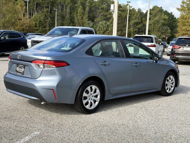 Used 2020 Toyota Corolla LE FWD image 3