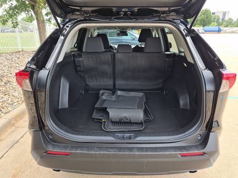 Used 2023 Toyota RAV4 LE AWD/4WD image 23