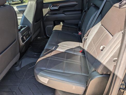 Used 2022 Chevrolet Silverado 1500 High Country w/ High Country Premium Package image 15