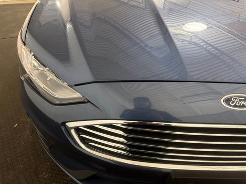 Used 2019 Ford Fusion SE image 4