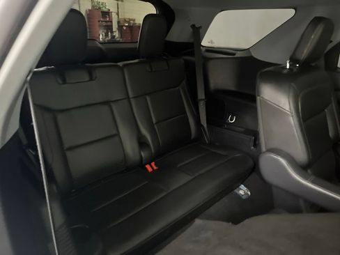 Used 2023 Ford Explorer XLT w/ Equipment Group 202A AWD/4WD image 18