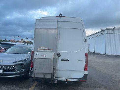 Used 2019 Mercedes-Benz Sprinter 170 Cargo image 4