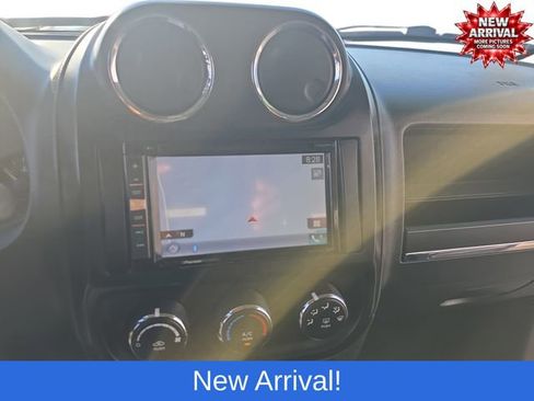 Used 2015 Jeep Patriot Sport w/ Power Value Group FWD image 9