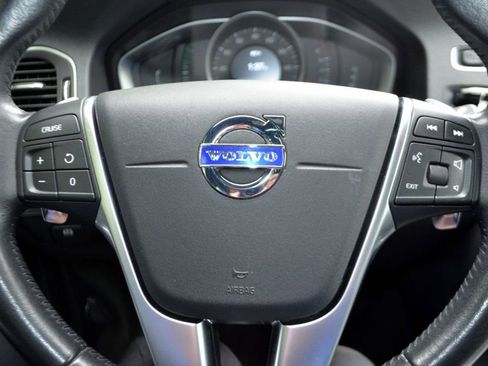 Used 2017 Volvo V60 T5 Dynamic image 25