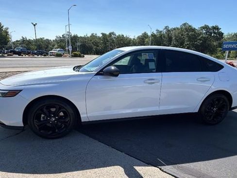 Used 2025 Honda Accord SE image 7