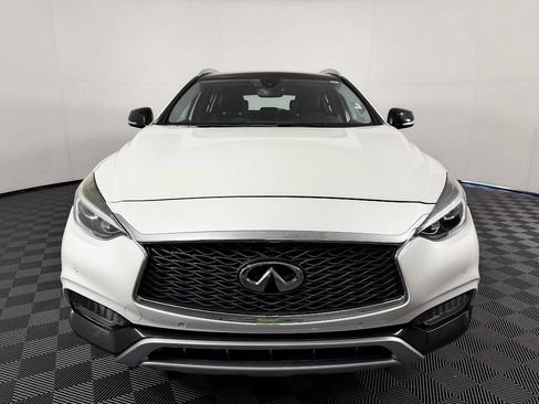 Used 2017 INFINITI QX30 Premium w/ Navigation Package AWD/4WD image 4