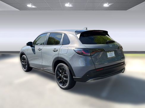 Used 2025 Honda HR-V Sport image 3