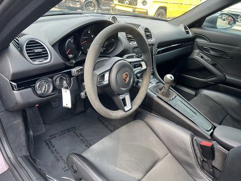 Used 2022 Porsche 718 Cayman image 23