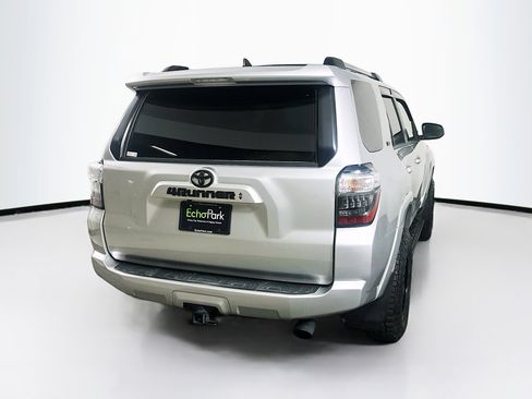 Used 2020 Toyota 4Runner SR5 Premium w/ Moonroof Package RWD image 9