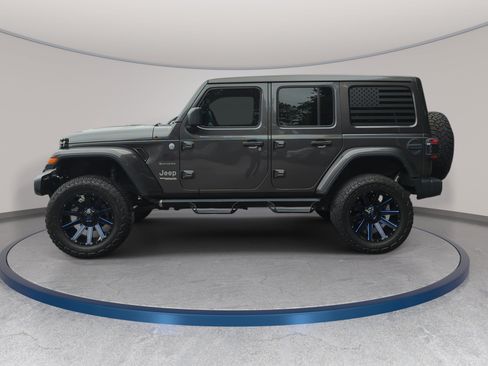Used 2019 Jeep Wrangler Unlimited Sahara AWD/4WD image 3