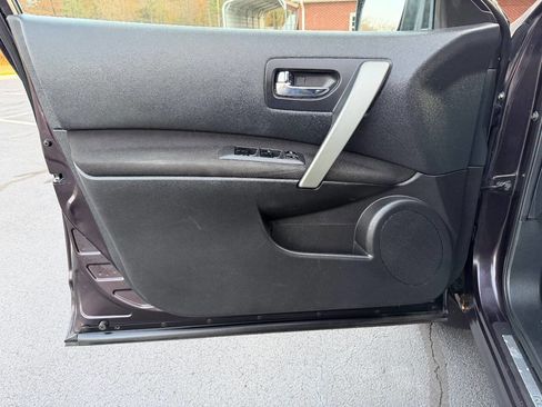 Used 2012 Nissan Rogue SV image 10