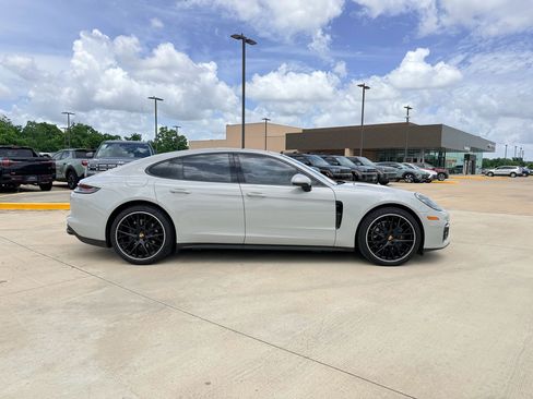 Used 2023 Porsche Panamera RWD image 5