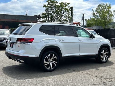 Used 2023 Volkswagen Atlas SEL AWD/4WD image 2