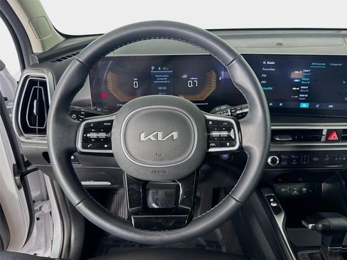 Certified 2025 Kia Sorento S FWD image 12