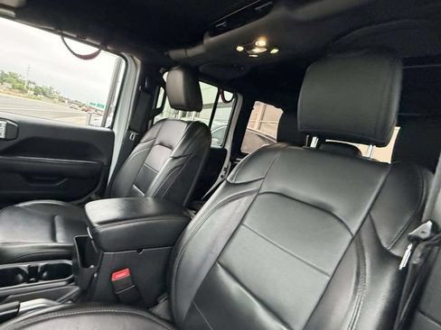 Used 2020 Jeep Wrangler Unlimited Sahara AWD/4WD image 11
