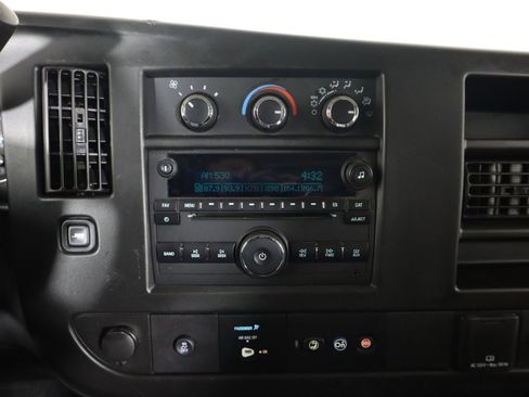 Used 2020 Chevrolet Express 2500 w/ Communications Package image 23