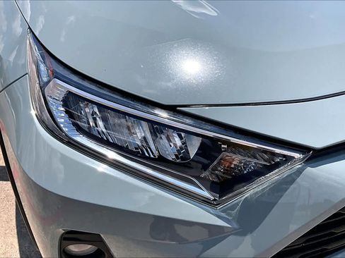 Used 2020 Toyota RAV4 XLE Premium FWD image 28