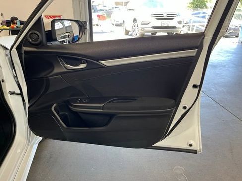 Used 2019 Honda Civic EX image 12
