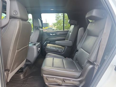 Used 2022 GMC Yukon Denali RWD image 9