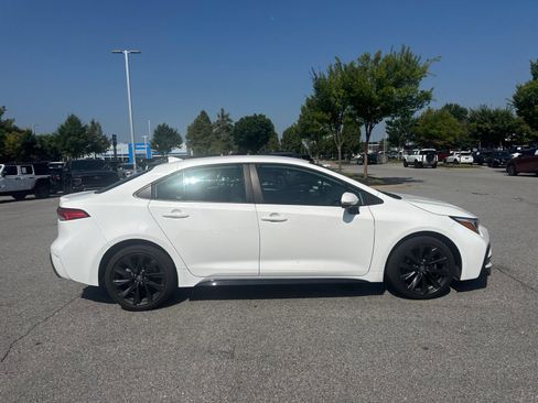Used 2025 Toyota Corolla SE FWD image 4