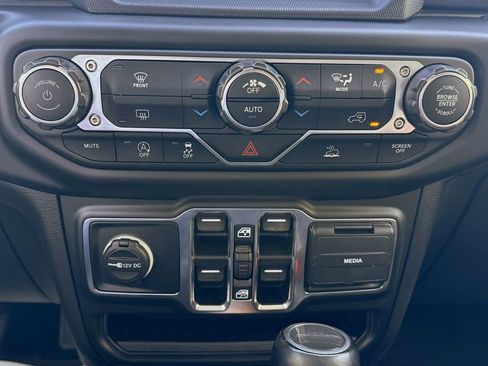 Used 2022 Jeep Gladiator Overland w/ Popular Equipment Package image 24