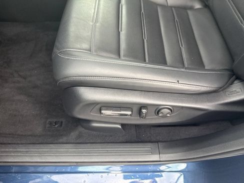 Used 2024 Honda CR-V EX-L image 12