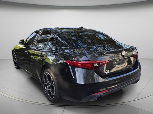 Used 2022 Alfa Romeo Giulia Ti RWD image 7