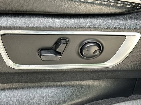 Used 2025 RAM 1500 Laramie AWD/4WD image 42