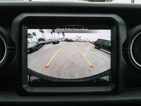 Used 2023 Jeep Wrangler Unlimited Sahara AWD/4WD image 24