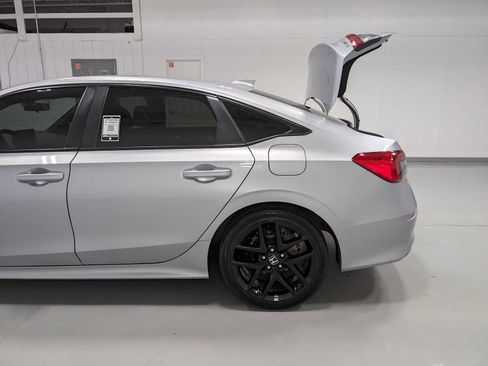 Used 2023 Honda Civic Sport image 11