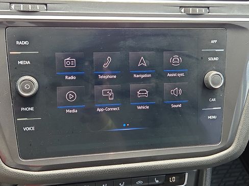 Used 2021 Volkswagen Tiguan SE AWD/4WD image 17