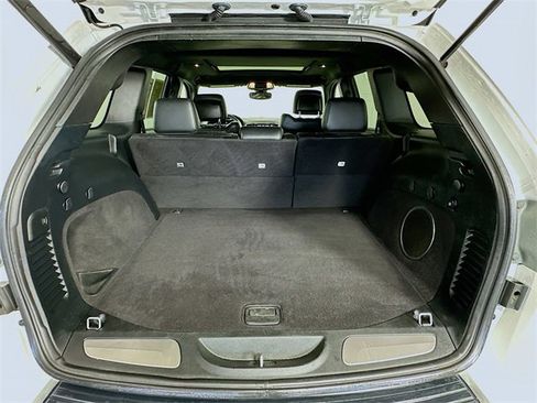 Used 2018 Jeep Grand Cherokee Limited image 27