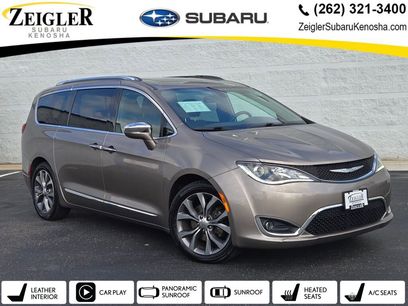Used 2018 Chrysler Pacifica Limited w/ Tire & Wheel Group