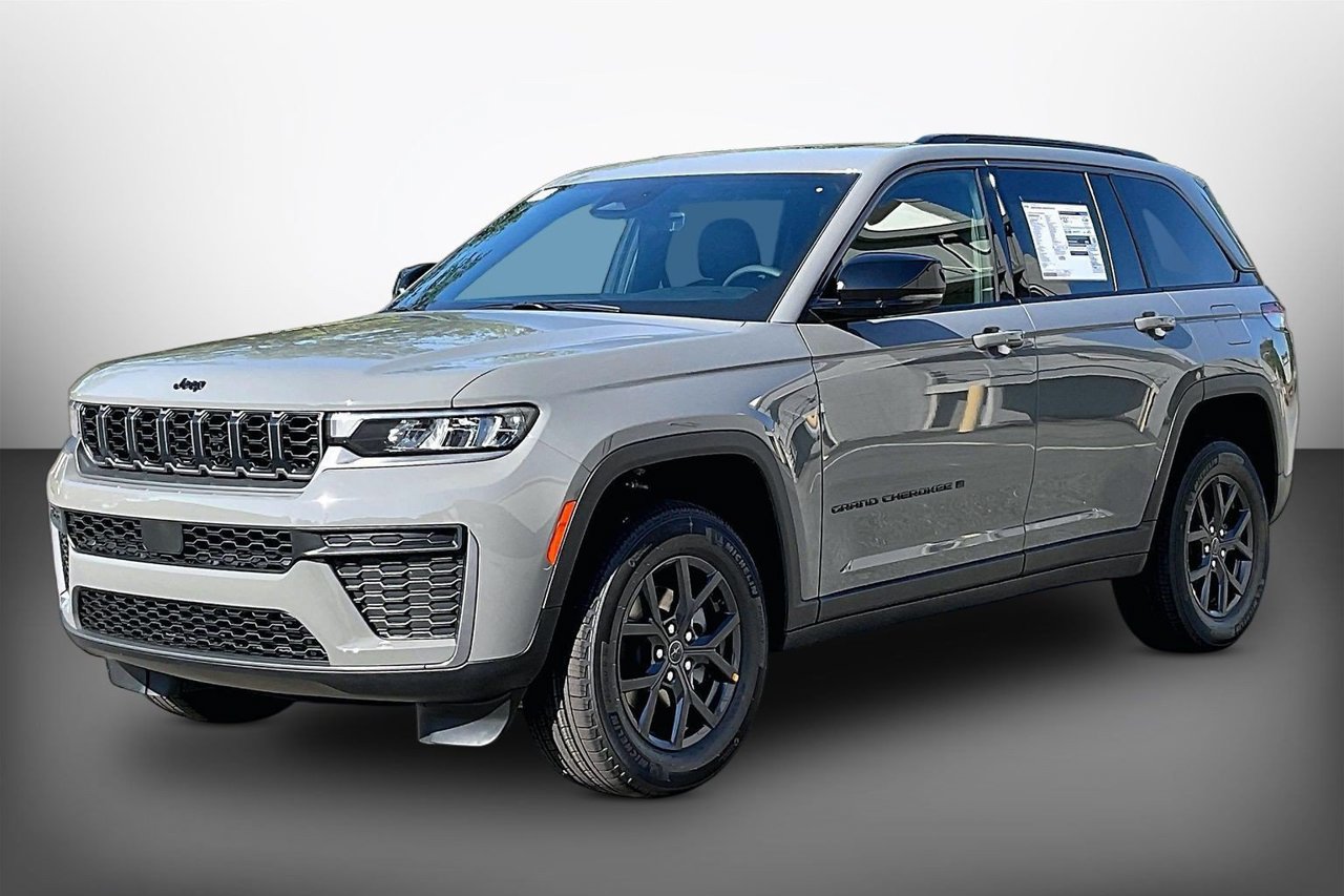 New 2027 Jeep Grand Cherokee Altitude RWD image 4