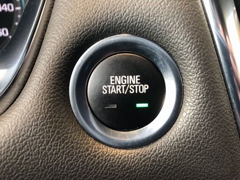 Used 2023 Chevrolet Traverse LT image 29