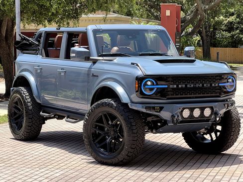 Used 2025 Ford Bronco Outer Banks AWD/4WD image 5