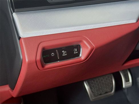 Used 2019 Lamborghini Urus image 11