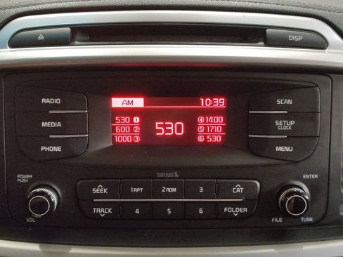 Used 2017 Kia Sorento L image 25