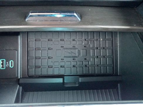 Used 2024 Ford Expedition Limited image 24