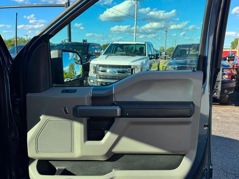 Used 2016 Ford F150 XLT w/ Equipment Group 302A Luxury AWD/4WD image 19