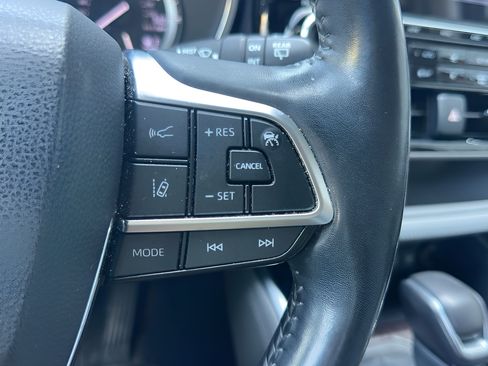 Used 2020 Toyota Highlander Limited AWD/4WD image 20