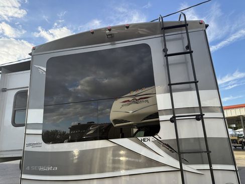 Used 2017 Ford E-450 and Econoline 450 Super Duty w/ Motorhome Prep Package RWD image 13