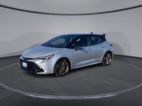 Certified 2025 Toyota Corolla Hatchback w/ SE Package image 4